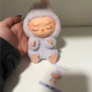 Have a seat labubu - zizi